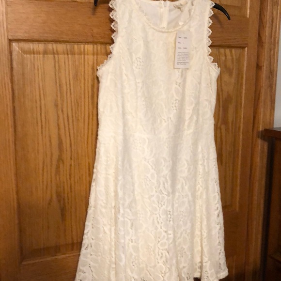Ivory Lace Dress - Picture 1 of 2
